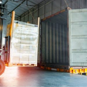 Maniobra con montacargas